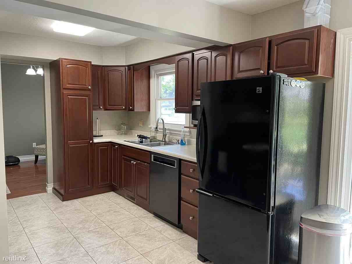 985 Gettysburg Dr - Photo 3 of 26