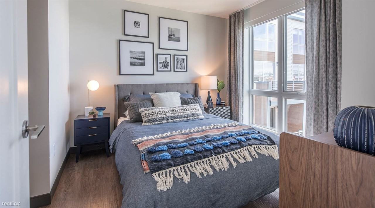 126 Border St - Photo 3 of 5