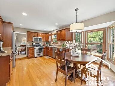 560 Rapidan Ct - Photo 2 of 27