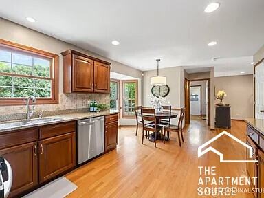 560 Rapidan Ct - Photo 3 of 27