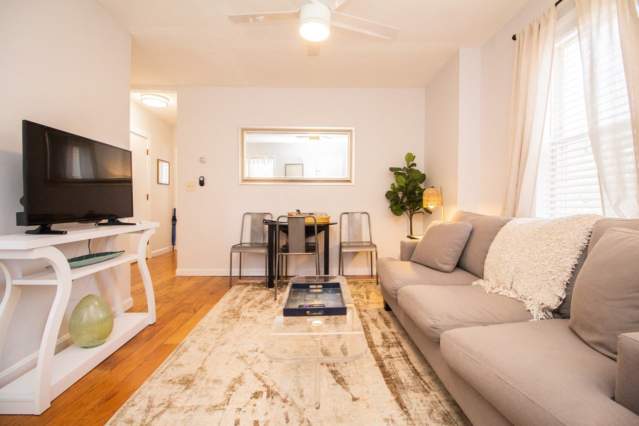 1007 Tremont St #1 - Photo 7 of 27