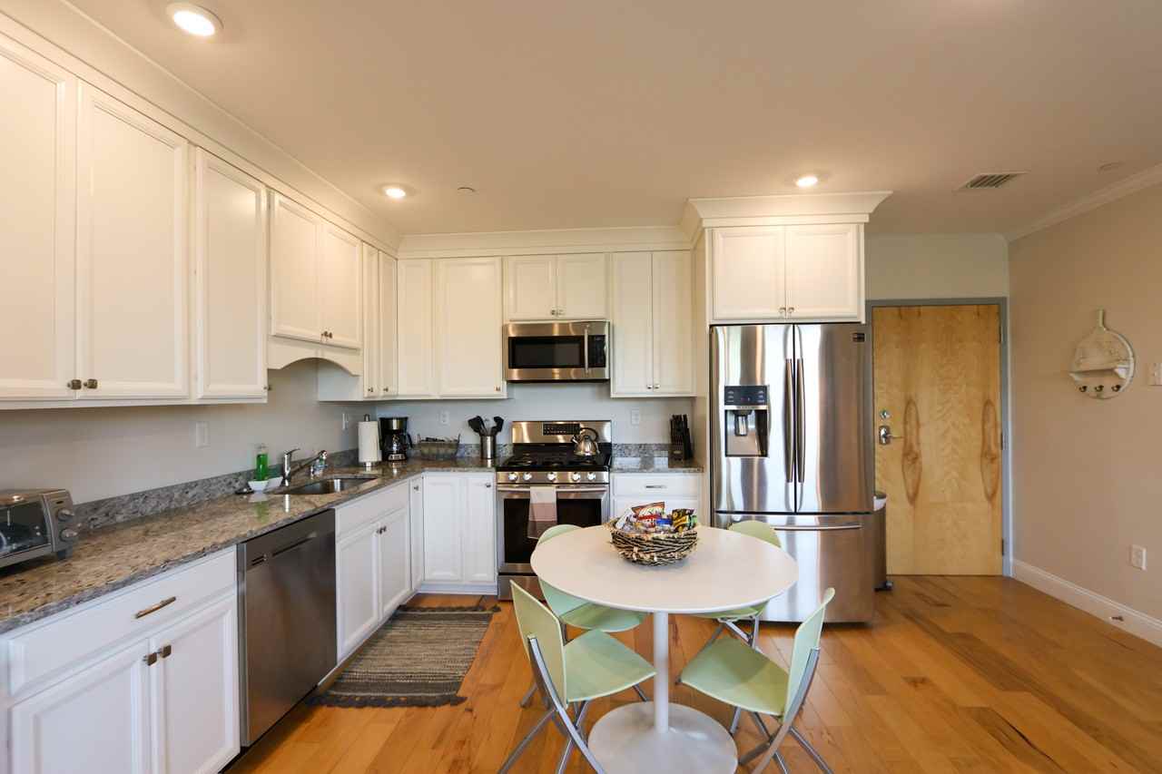 1008 Tremont St #9 - Photo 3 of 15