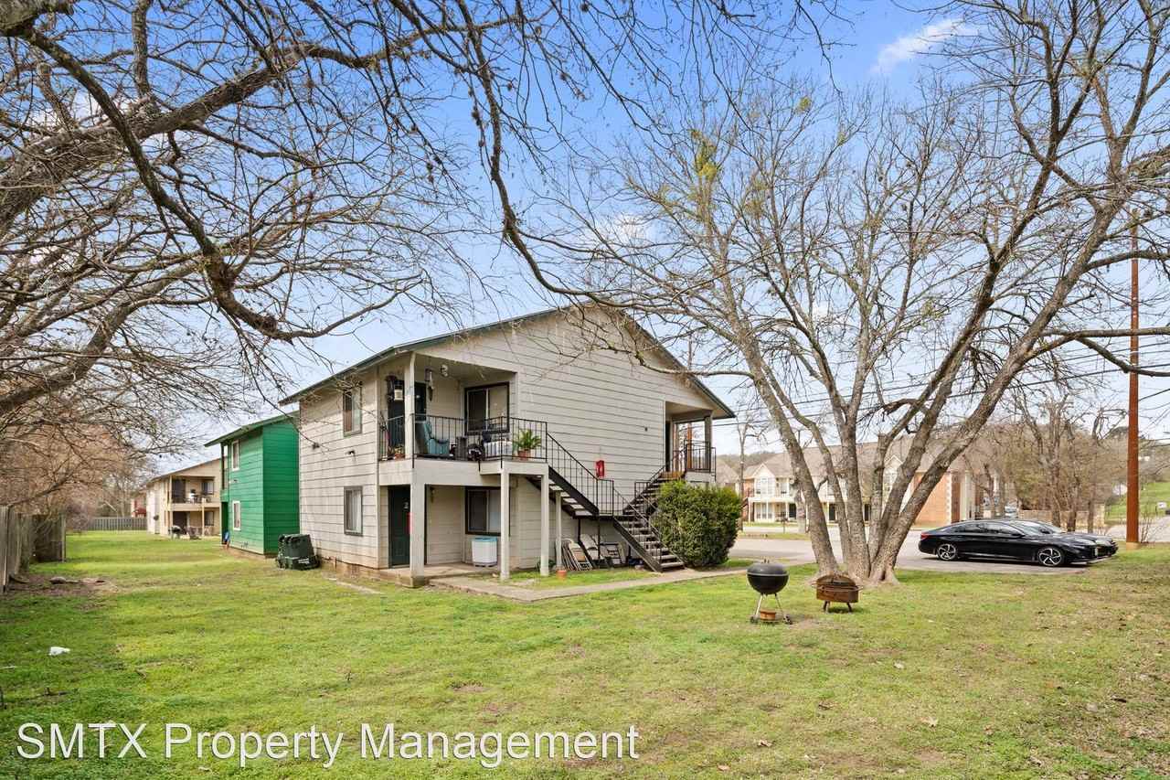 1636 Post Road - Photo 3 of 10