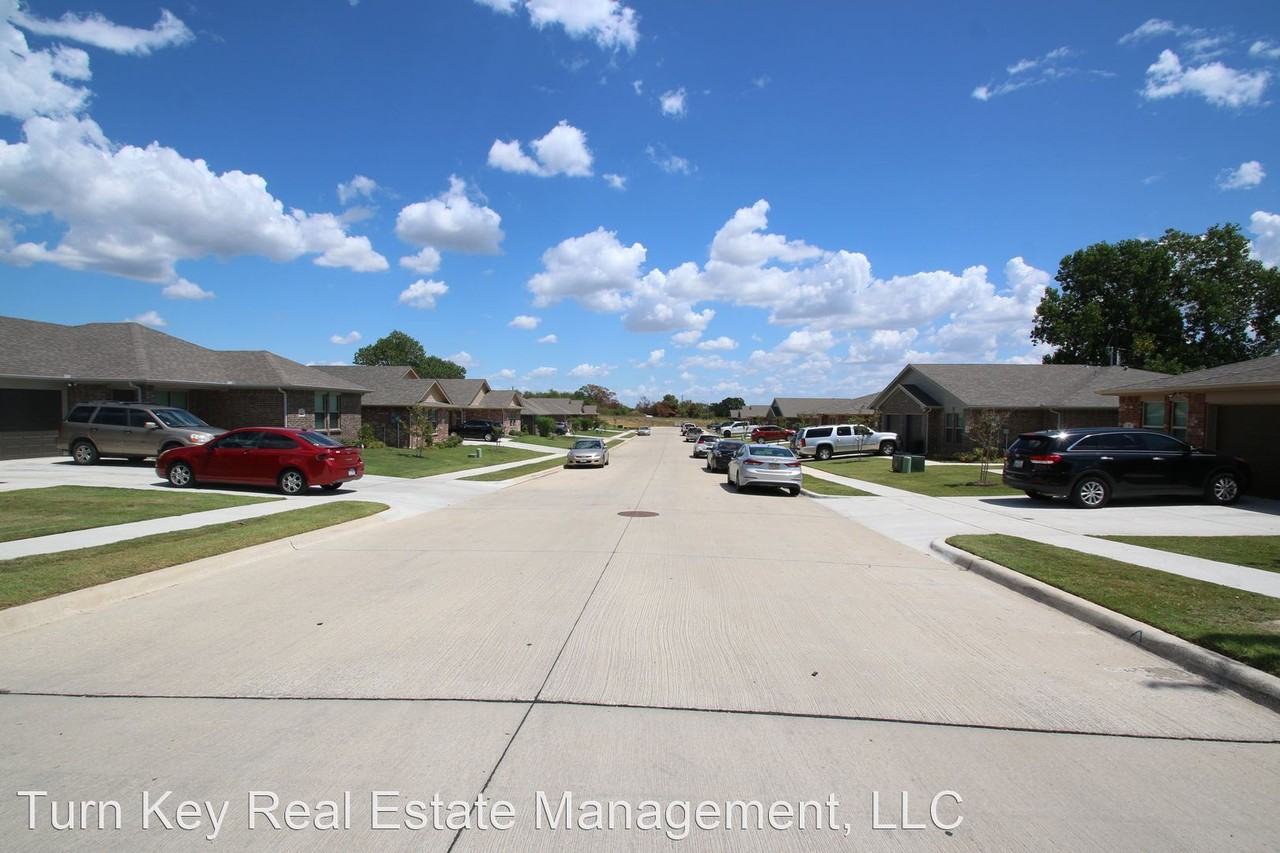 1300-1304 White Sand Dr. - Photo 3 of 16