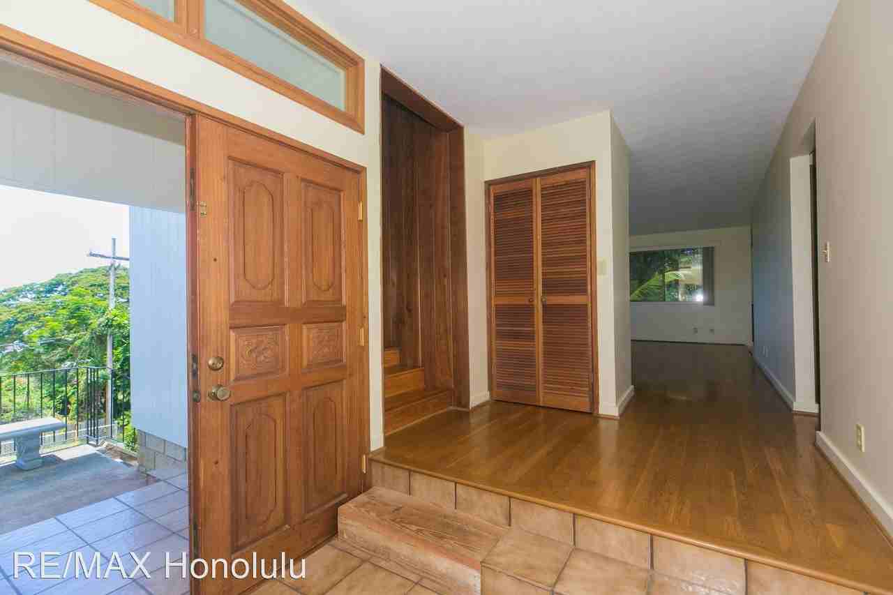 2905 Pacific Heights Rd - Photo 2 of 27