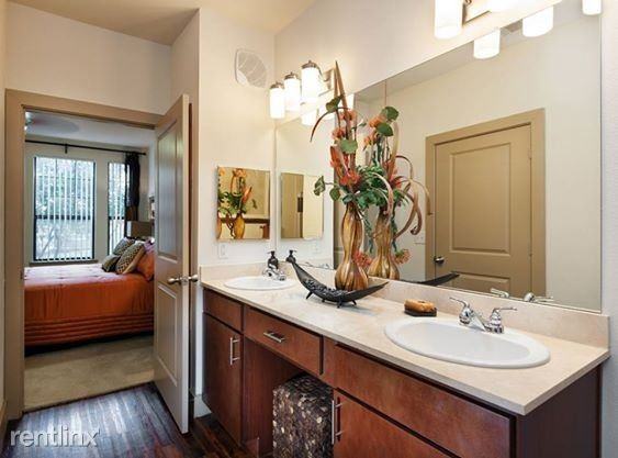 1004 San Marcos St #I190 - Photo 3 of 7