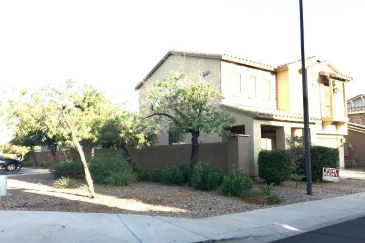 1051 E Julian Dr - Photo 2 of 19