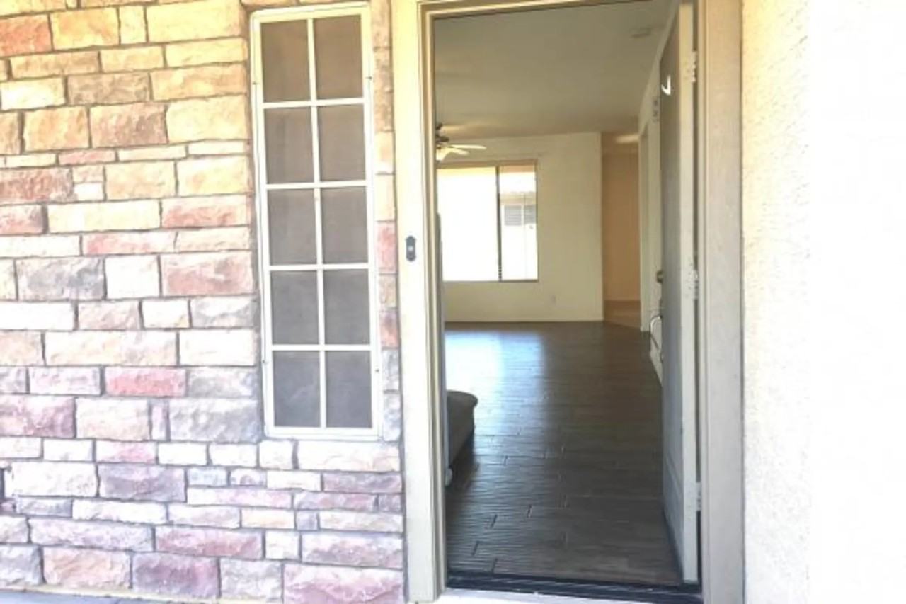 1051 E Julian Dr - Photo 3 of 19