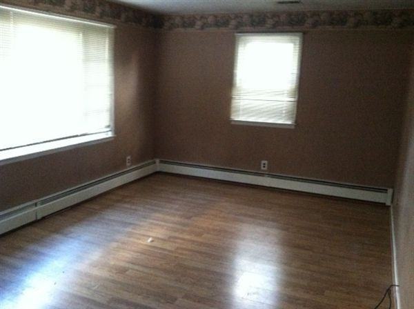 135 Montague St - Photo 2 of 6