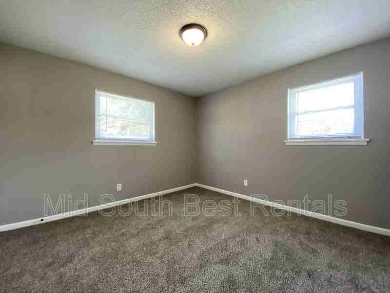 908 Virginia Circle - Photo 6 of 8