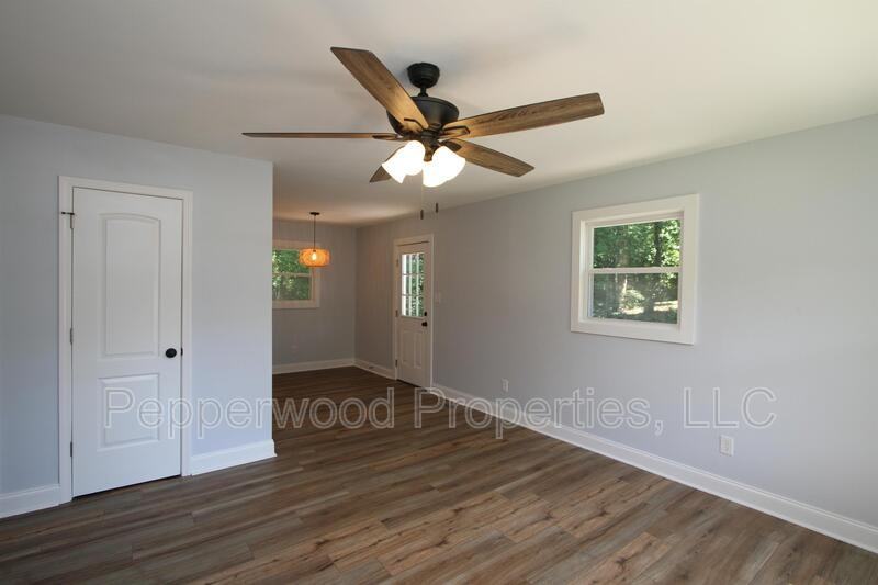 105 Padgett Ct - Photo 2 of 12
