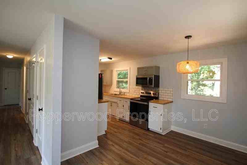 105 Padgett Ct - Photo 3 of 12