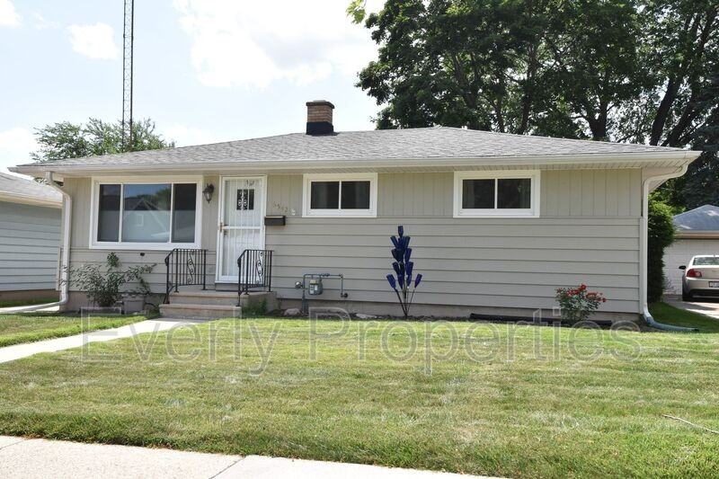 6542 49th Ave - Photo 3 of 35