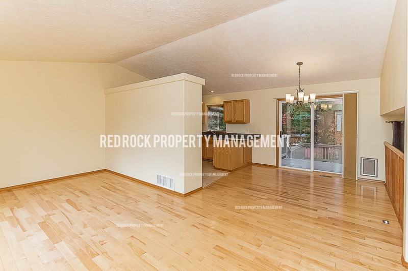 122 S Mitchell Ct - Photo 3 of 31