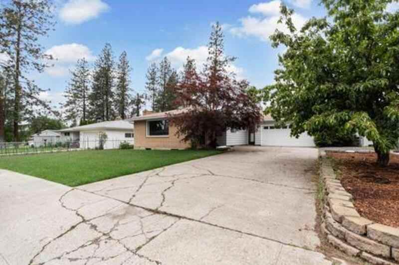 3328 W Elmhurst Ave - Photo 2 of 20