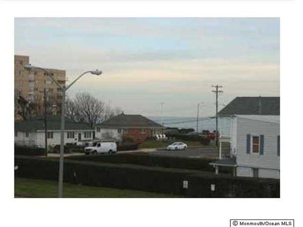 448 Ocean Blvd - Photo 3 of 4
