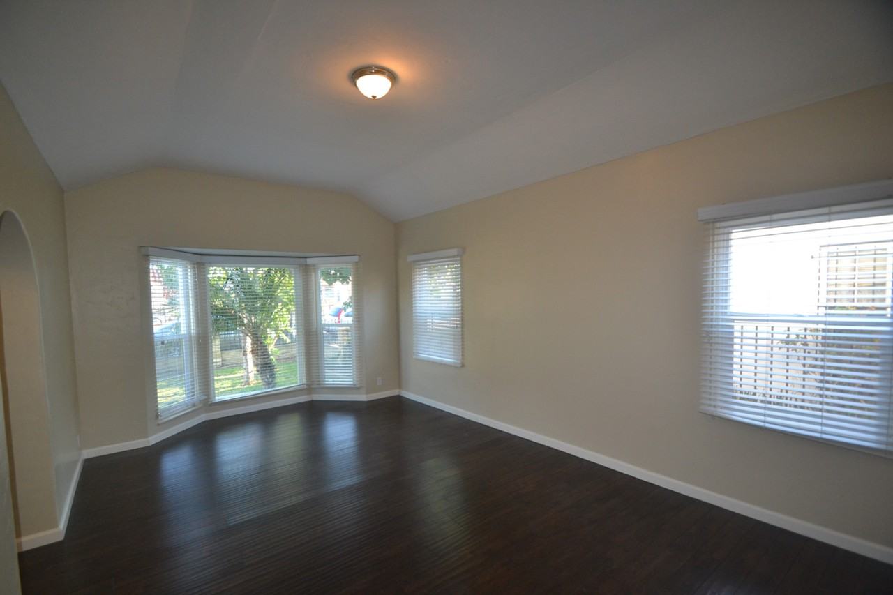 4041 Brompton Ave - Photo 2 of 16