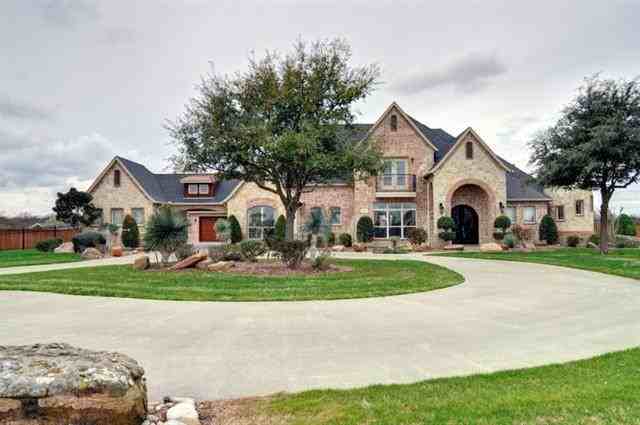 317 Spring Grove Dr - Photo 2 of 25