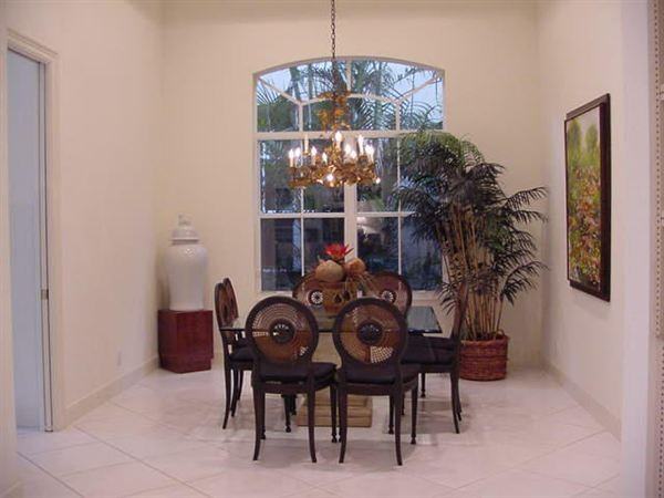 4097 Briarcliff Cir - Photo 3 of 6