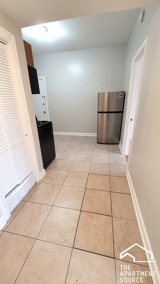 6836 W Wrightwood Ave #1 - Photo 3 of 9