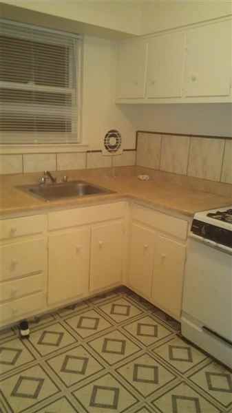 9427 Kirkwood Rd - Photo 2 of 3