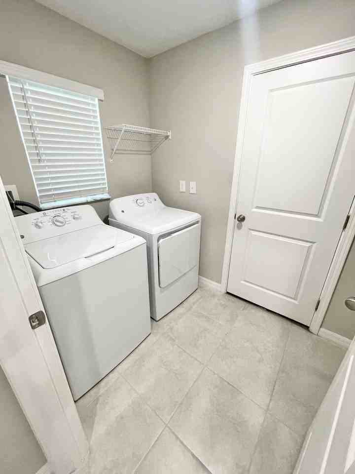 7104 Amelia Cove Ct - Photo 4 of 35