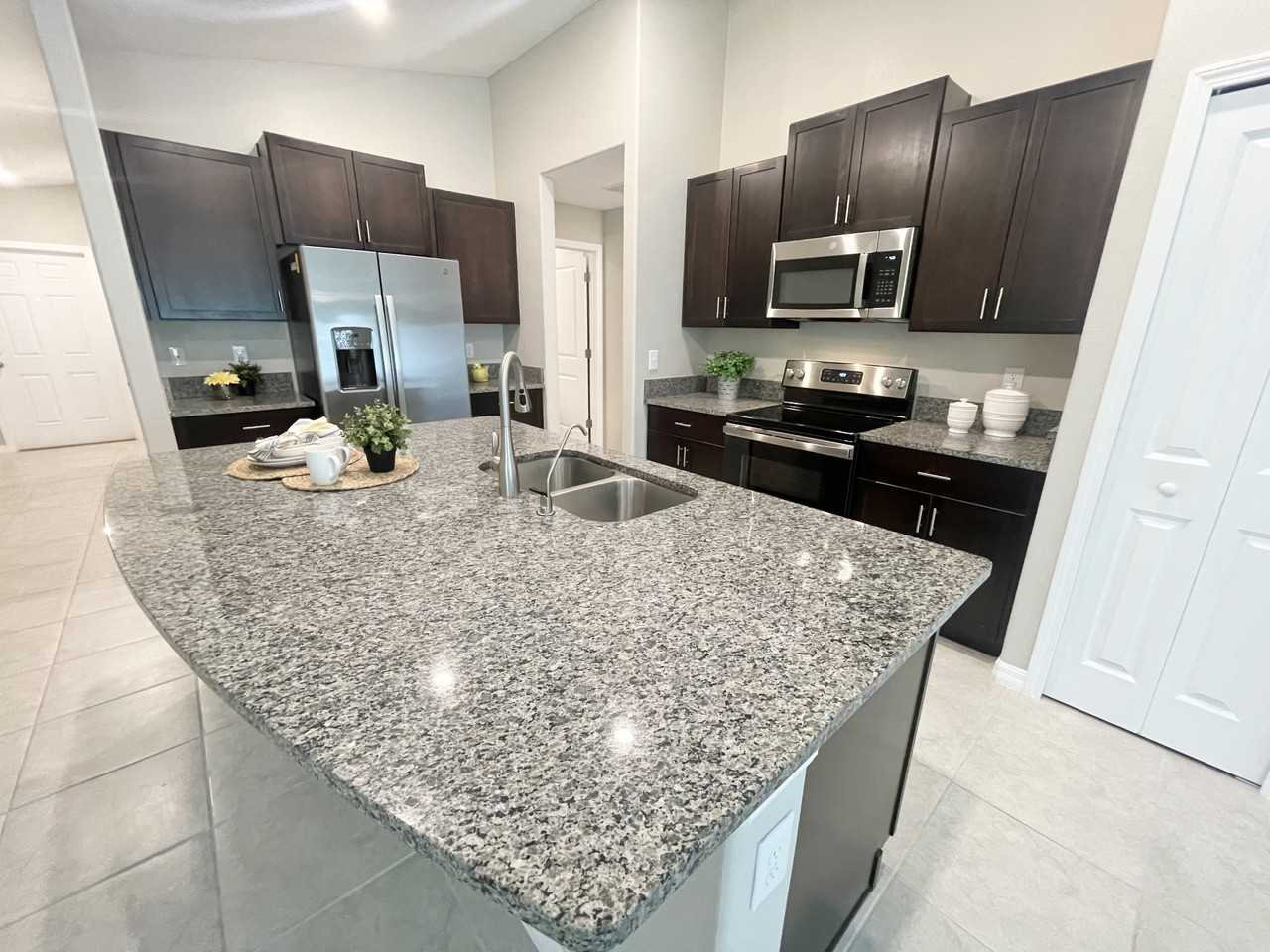 7104 Amelia Cove Ct - Photo 6 of 35