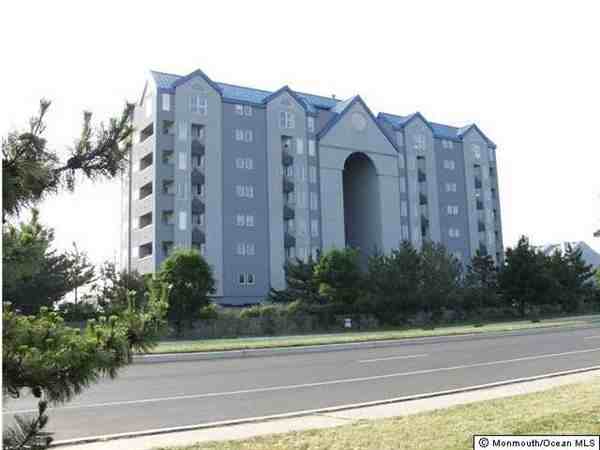 300-6A OCEAN AVE N - Photo 2 of 6