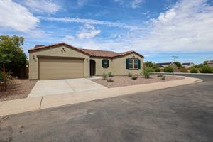 featured image of 1548 E Chaparral Pl