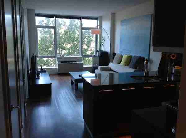 Lorimer St - Photo 2 of 5