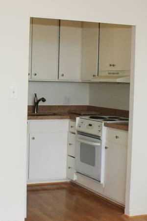 947 Lombard St - Photo 2 of 6