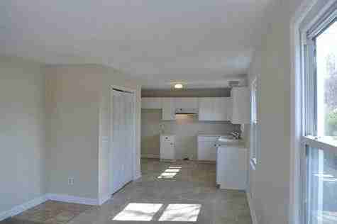 174 Edgewood Cir - Photo 2 of 6