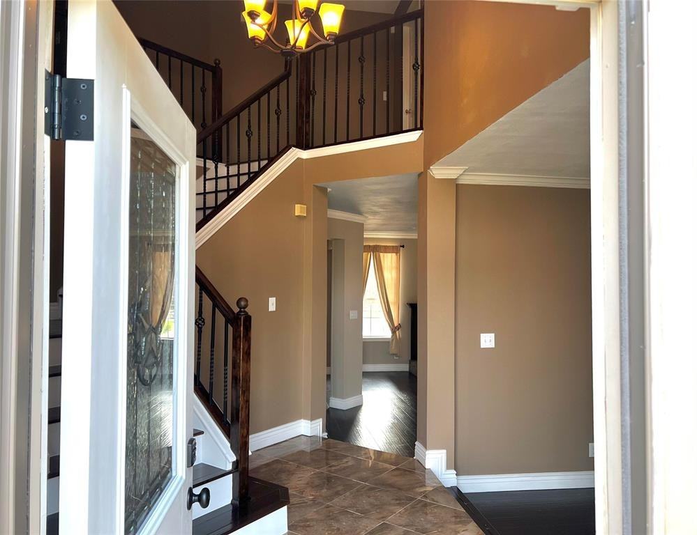 759 Monticello Cir - Photo 3 of 28