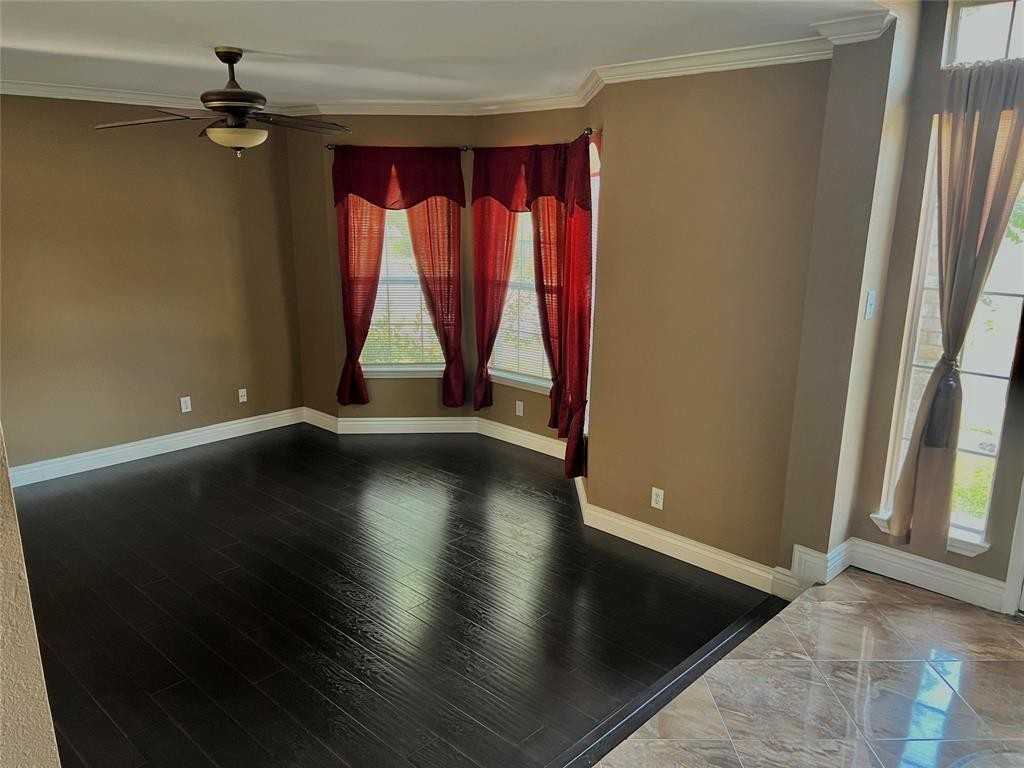 759 Monticello Cir - Photo 5 of 28