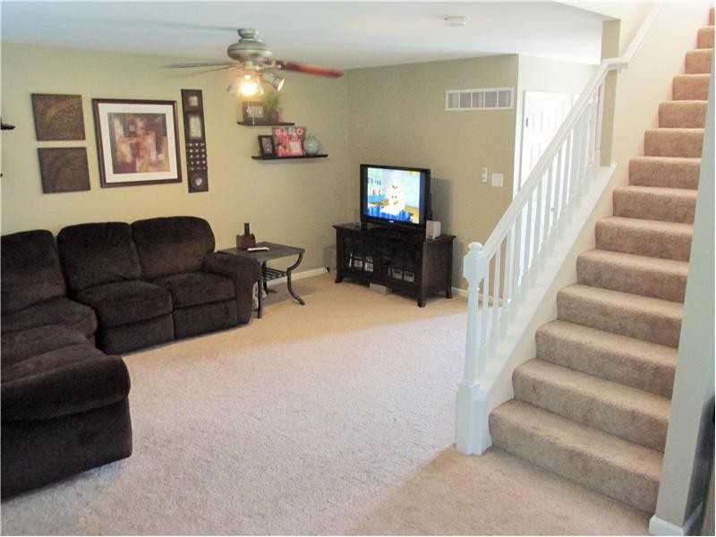 1713 12 Oaks Pl - Photo 3 of 15