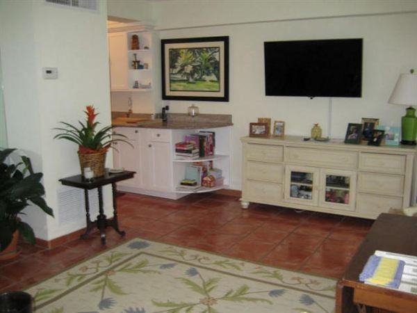 401 Peruvian Avenue 205 - Photo 3 of 7