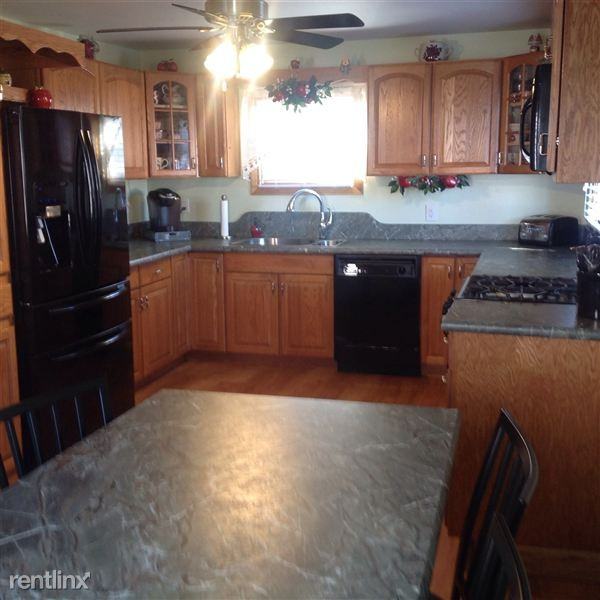 225 Poland St - Photo 3 of 18