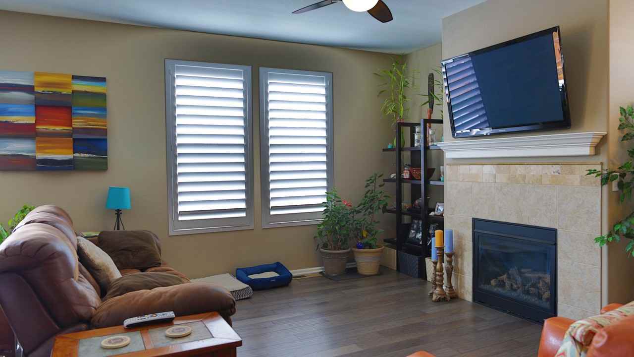 13921 W Saratoga Ave - Photo 3 of 16