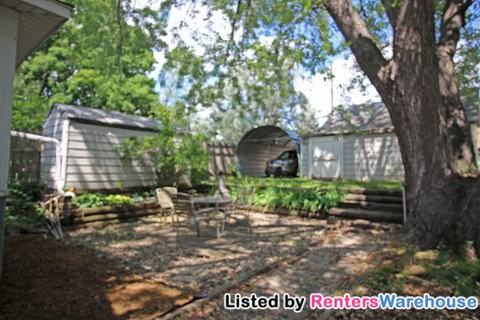 1715 Beech St - Photo 3 of 15