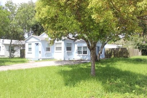 4630 Grace St N - Photo 2 of 17