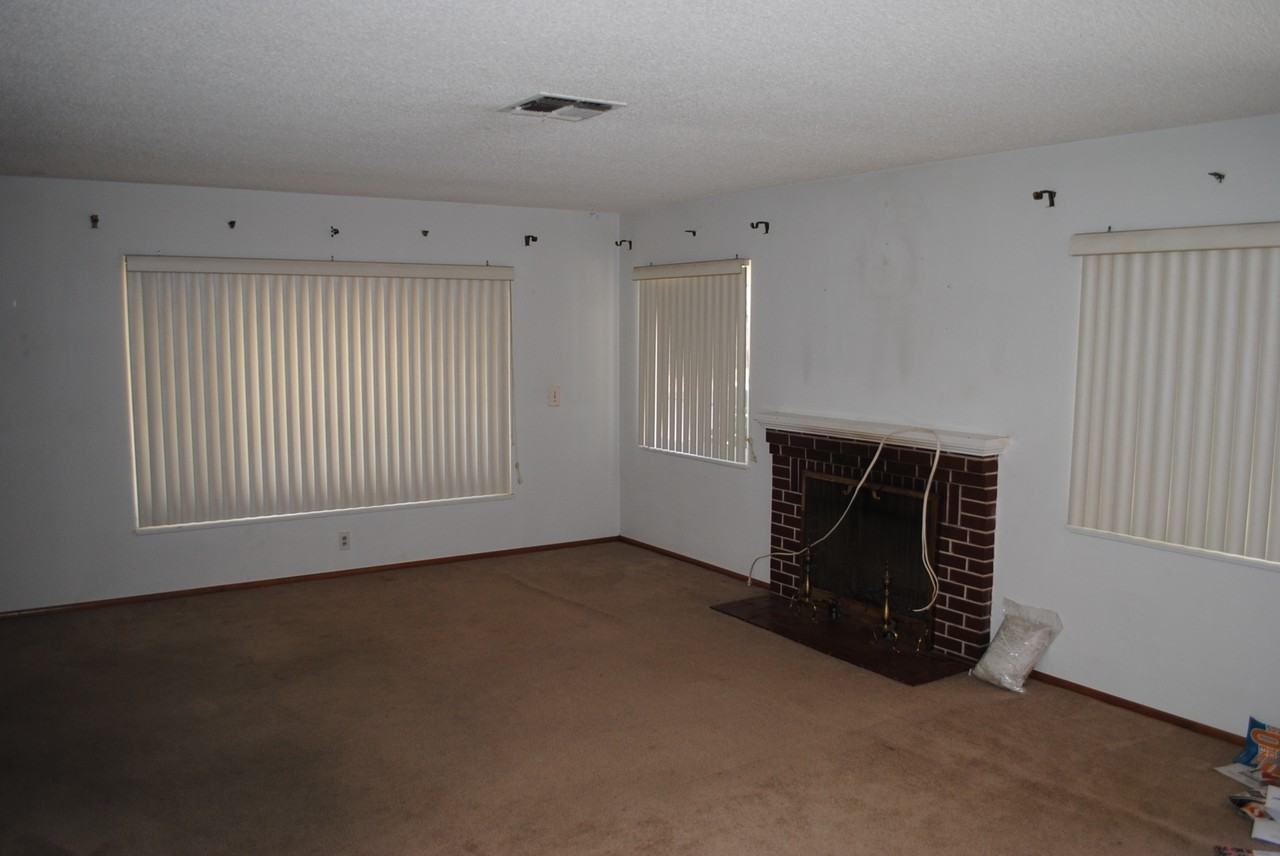 182 W Essex St - Photo 2 of 11