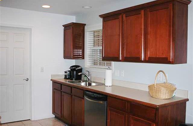 6158 Lone Oak Cir - Photo 3 of 8