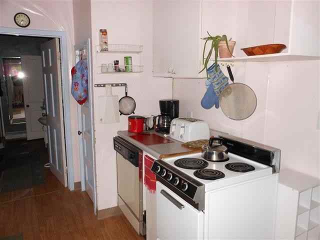 401 Cowles St - Photo 2 of 12