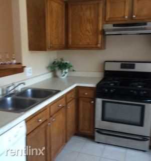 395 Providence Rd - Photo 3 of 14