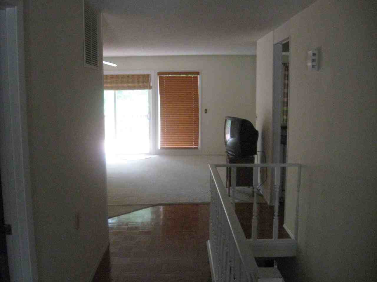 8 Gretchen Ln - Photo 3 of 16