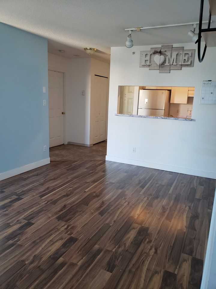 3455 Ascot Place, Vancouver, BC V5R 6B7 1 Bedroom Apartment for Rent