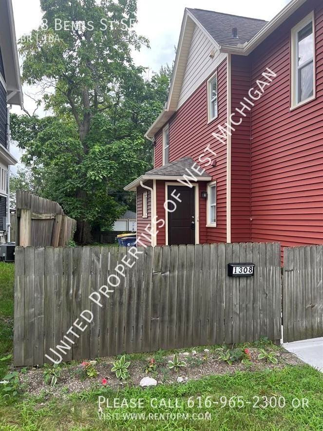 1308 Bemis St Se #2 - Photo 3 of 3