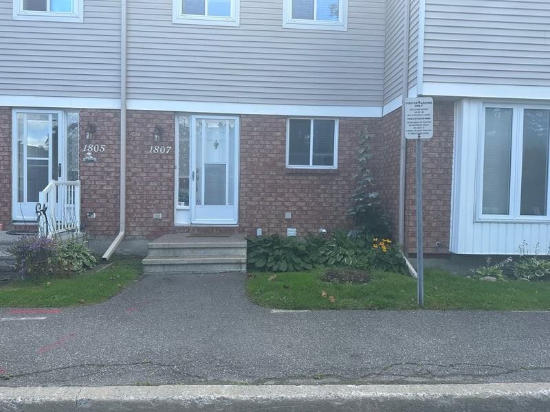 1807 Winter Rose Lane - Photo 2 of 3