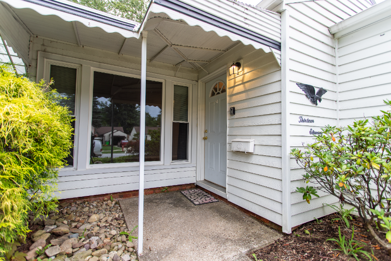 1311 Eastwood Ave - Photo 2 of 18