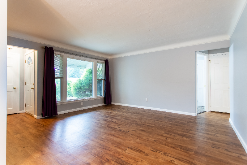 1311 Eastwood Ave - Photo 3 of 18
